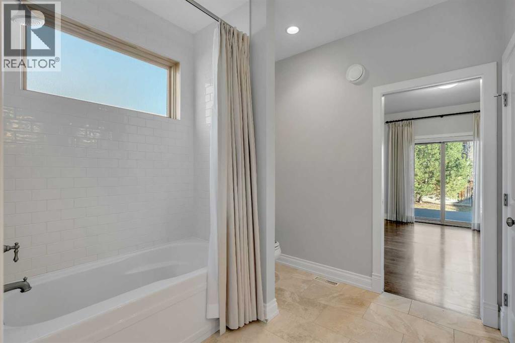 5512 Baroc Road Nw, Calgary, Alberta  T3A 4R2 - Photo 18 - A2267680