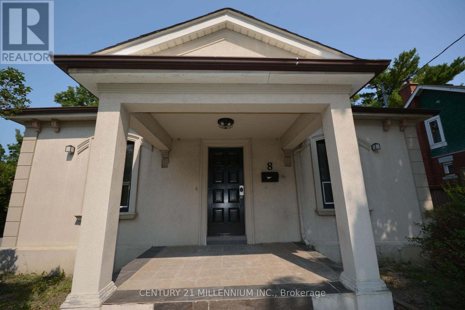 8 West Street W, Brampton (Downtown Brampton), Ontario  L6X 1V7 - Photo 3 - W12575114