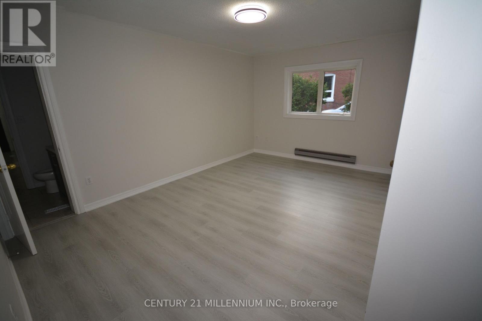 8 West Street W, Brampton (Downtown Brampton), Ontario  L6X 1V7 - Photo 6 - W12575114