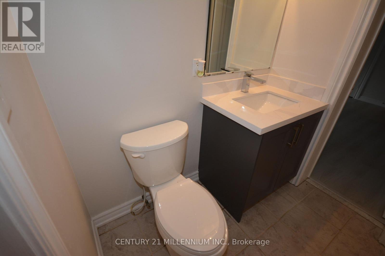 8 West Street W, Brampton (Downtown Brampton), Ontario  L6X 1V7 - Photo 9 - W12575114