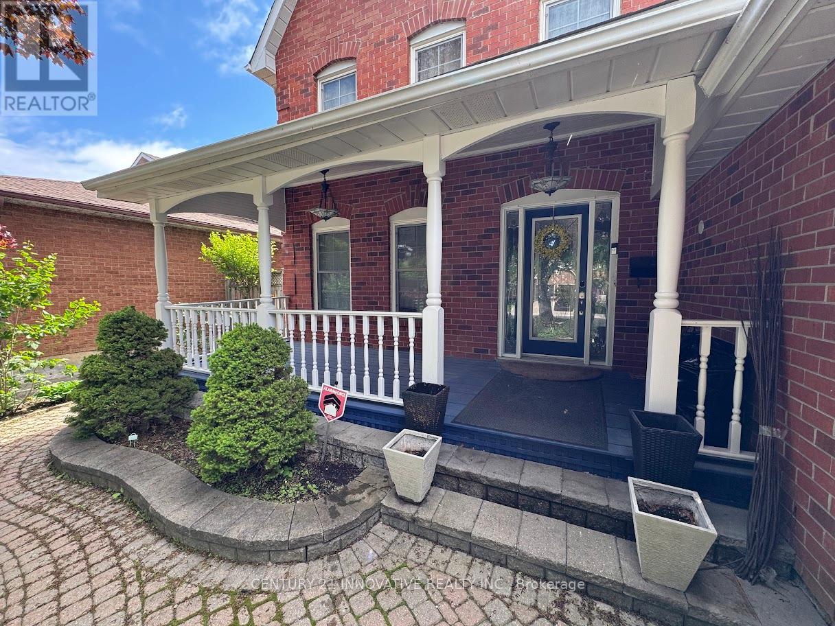 23 Linden Crescent, Brampton, Ontario  L6S 4A1 - Photo 2 - W12575142