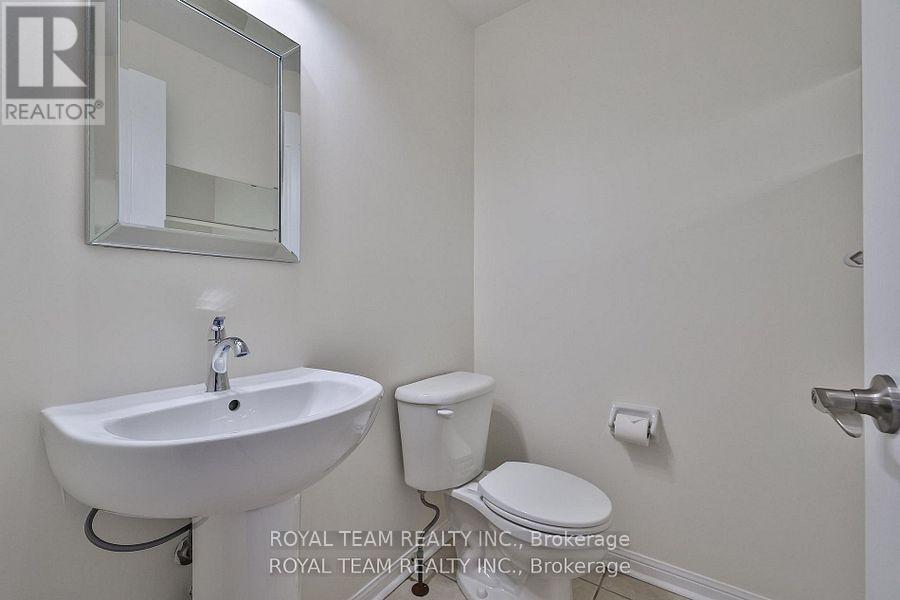 2439 Hollybrook Drive, Oakville, Ontario  L6M 4S8 - Photo 14 - W12575152