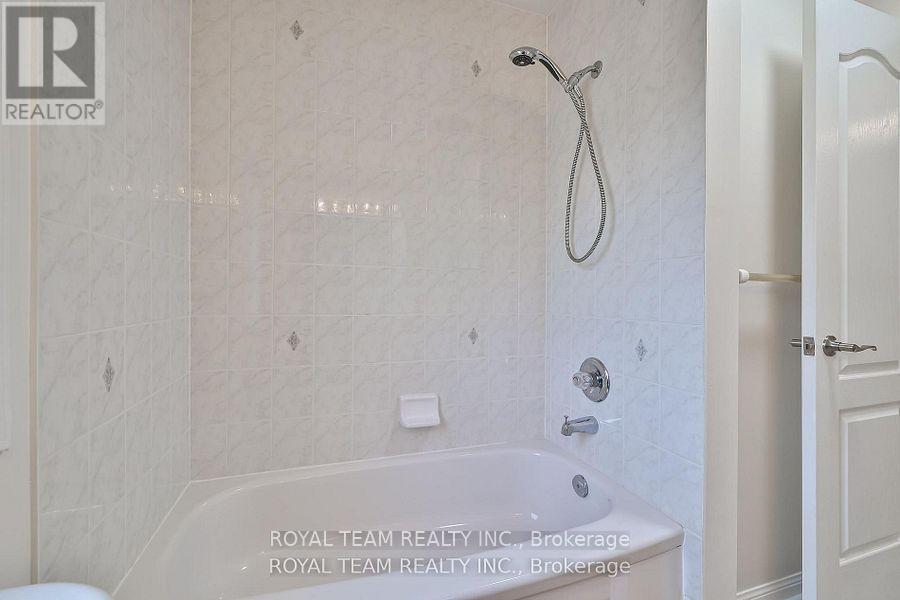 2439 Hollybrook Drive, Oakville, Ontario  L6M 4S8 - Photo 17 - W12575152