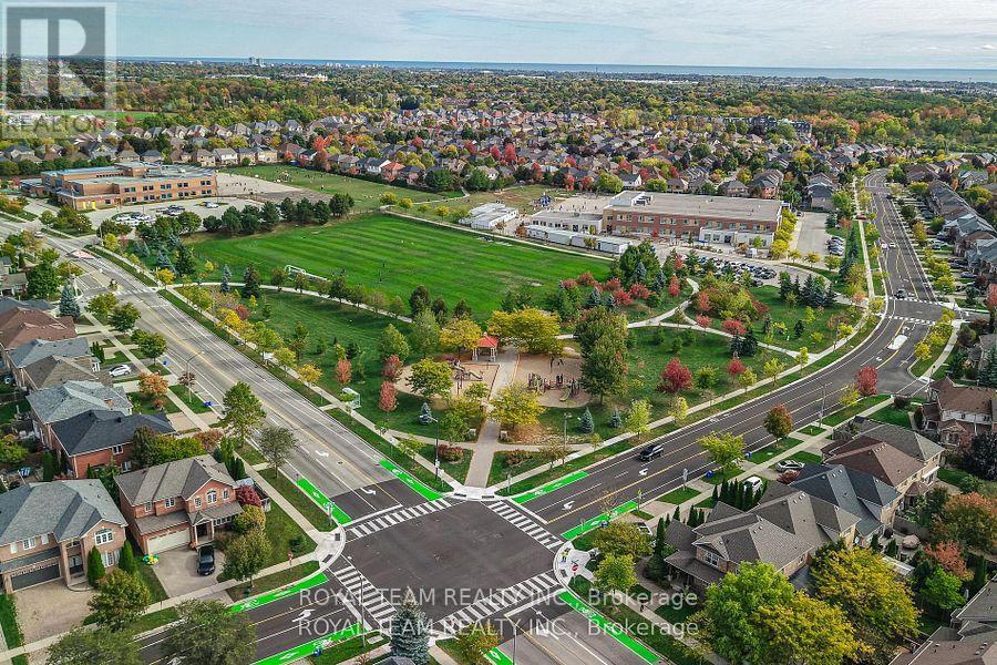 2439 Hollybrook Drive, Oakville, Ontario  L6M 4S8 - Photo 46 - W12575152
