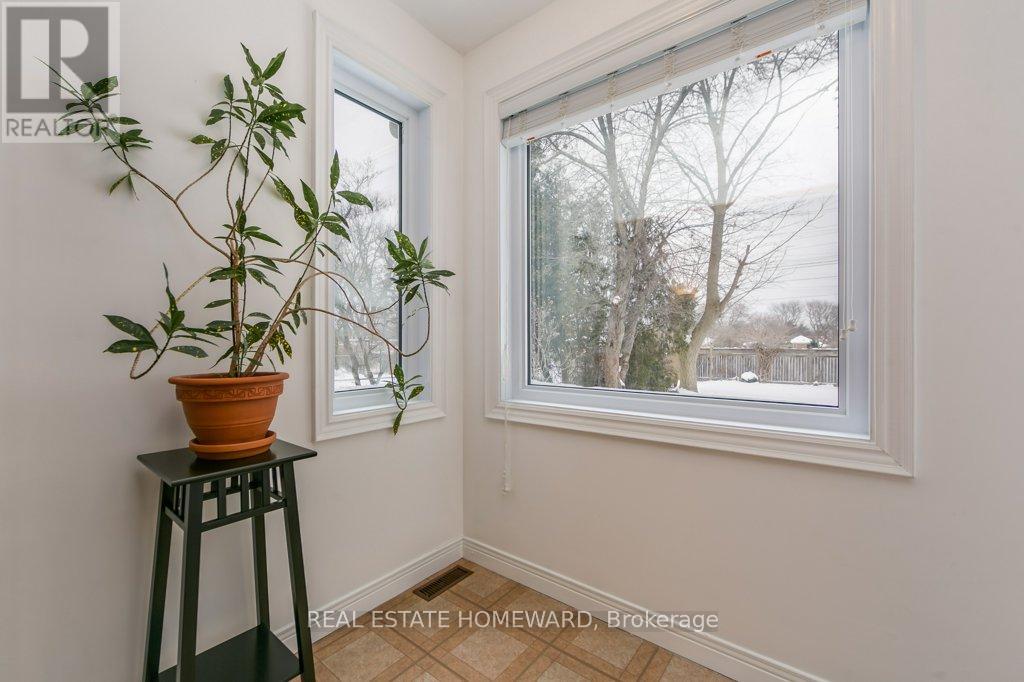 87 Ashbourne Drive, Toronto, Ontario  M9B 4H6 - Photo 11 - W12575184