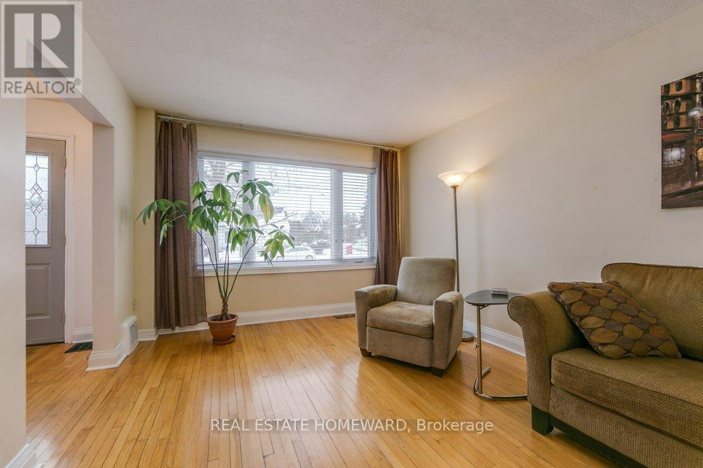 87 Ashbourne Drive, Toronto, Ontario  M9B 4H6 - Photo 4 - W12575184