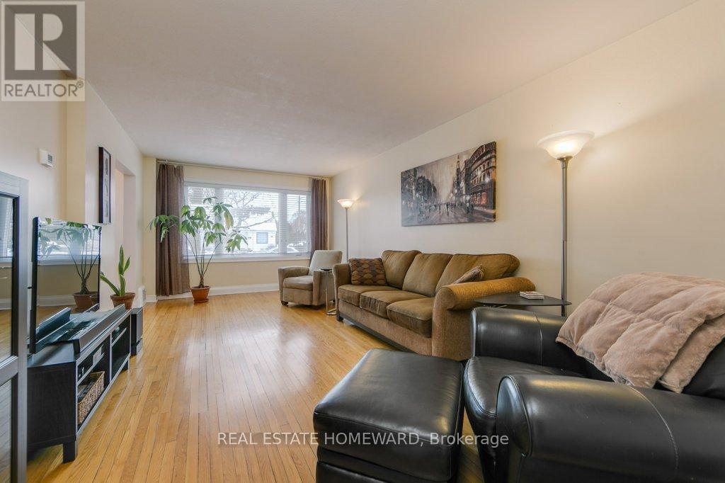 87 Ashbourne Drive, Toronto, Ontario  M9B 4H6 - Photo 6 - W12575184