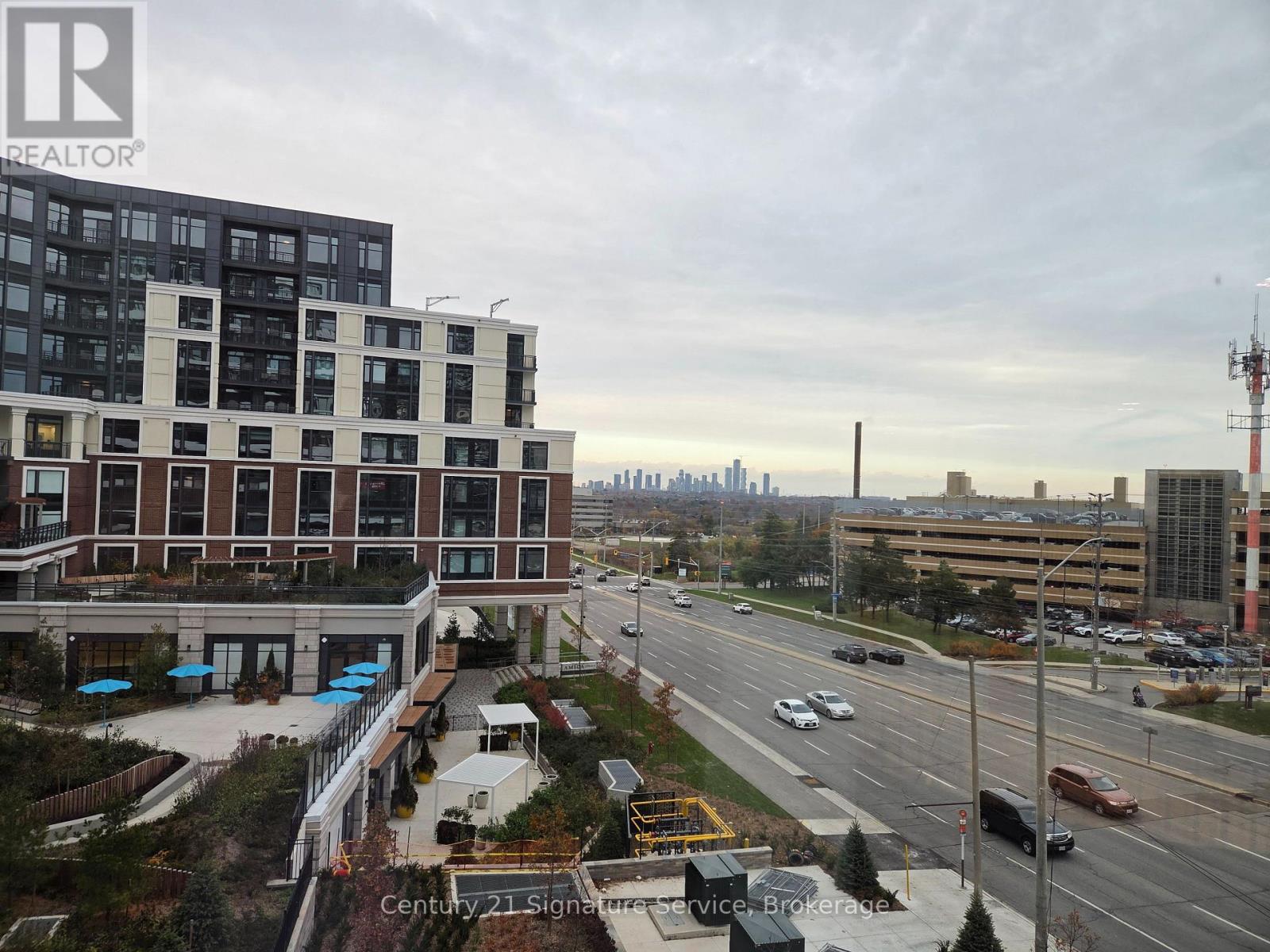 504 - 2485 Eglinton Avenue W, Mississauga, Ontario  L5M 2T1 - Photo 2 - W12575214