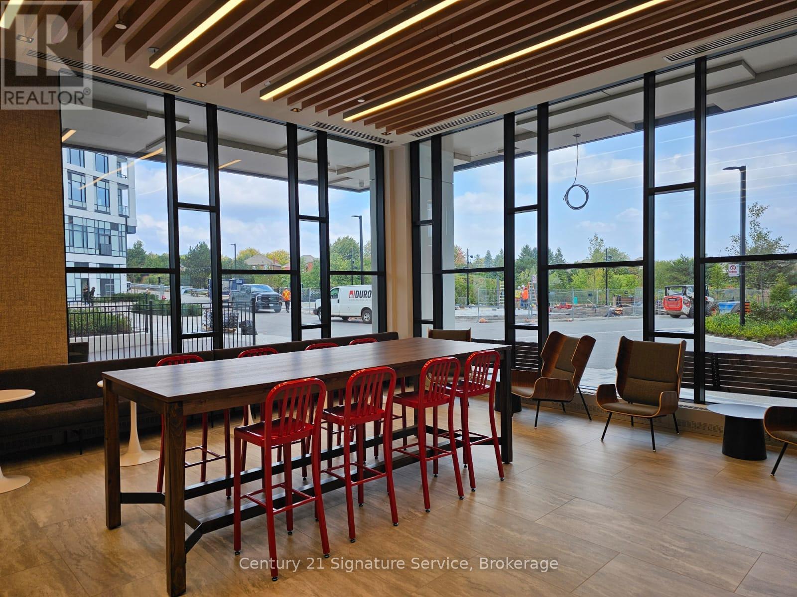 504 - 2485 Eglinton Avenue W, Mississauga, Ontario  L5M 2T1 - Photo 3 - W12575214