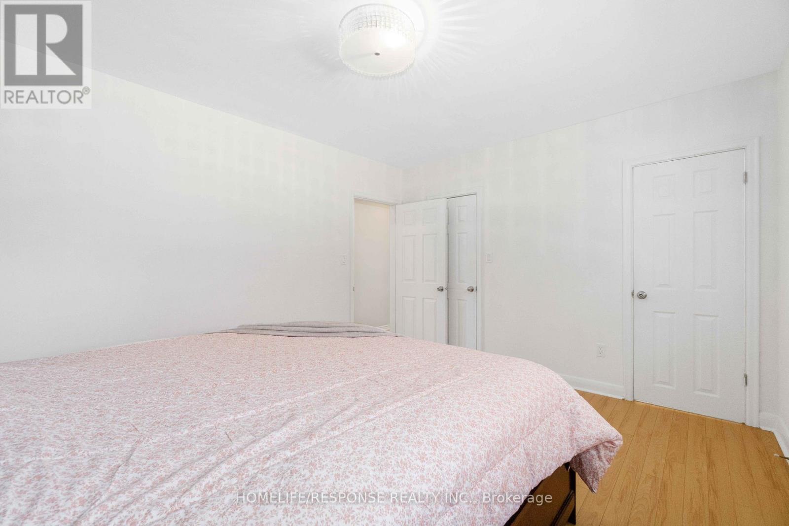 1554 Lochlin Trail, Mississauga, Ontario  L5G 3V7 - Photo 11 - W12575232