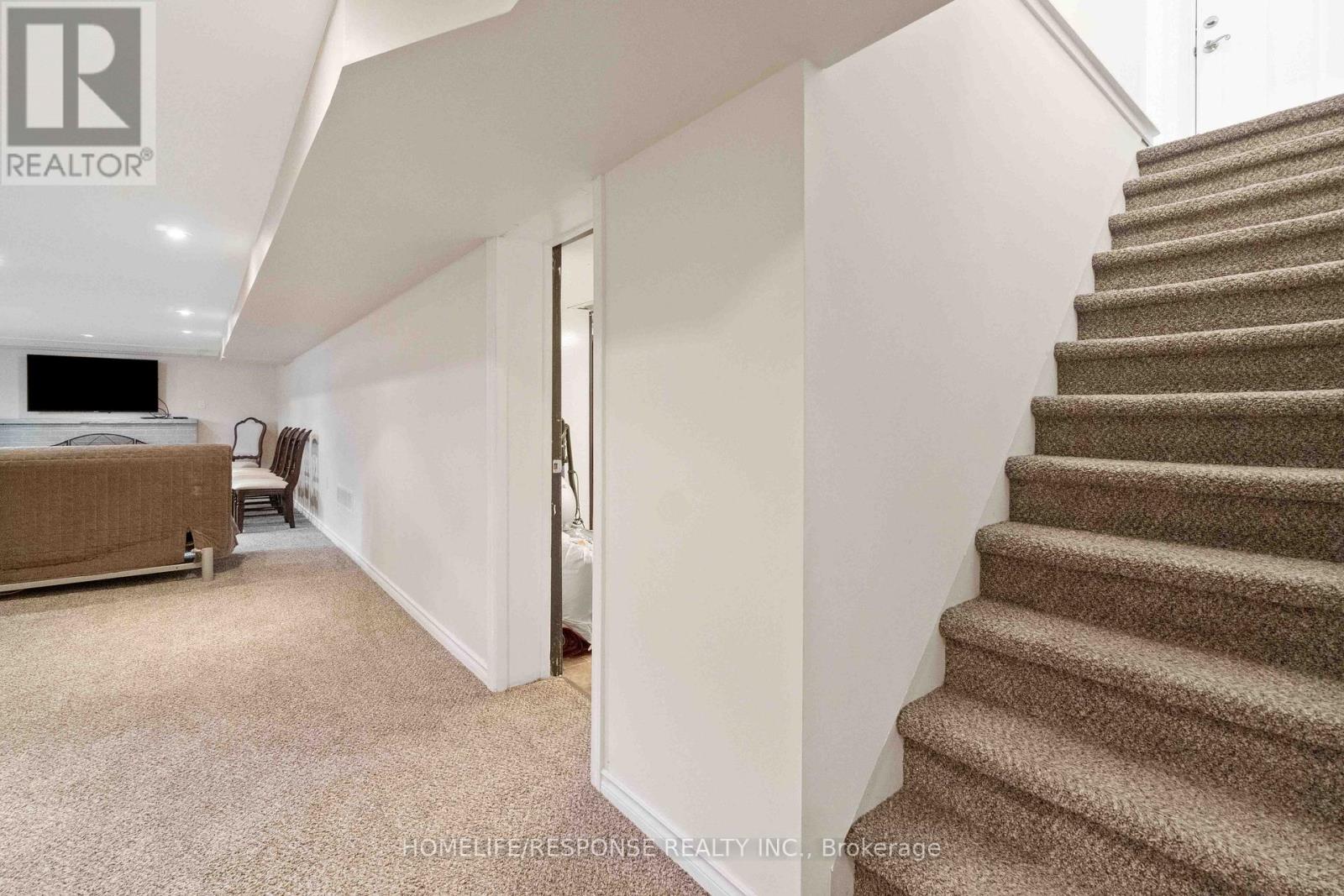 1554 Lochlin Trail, Mississauga, Ontario  L5G 3V7 - Photo 18 - W12575232