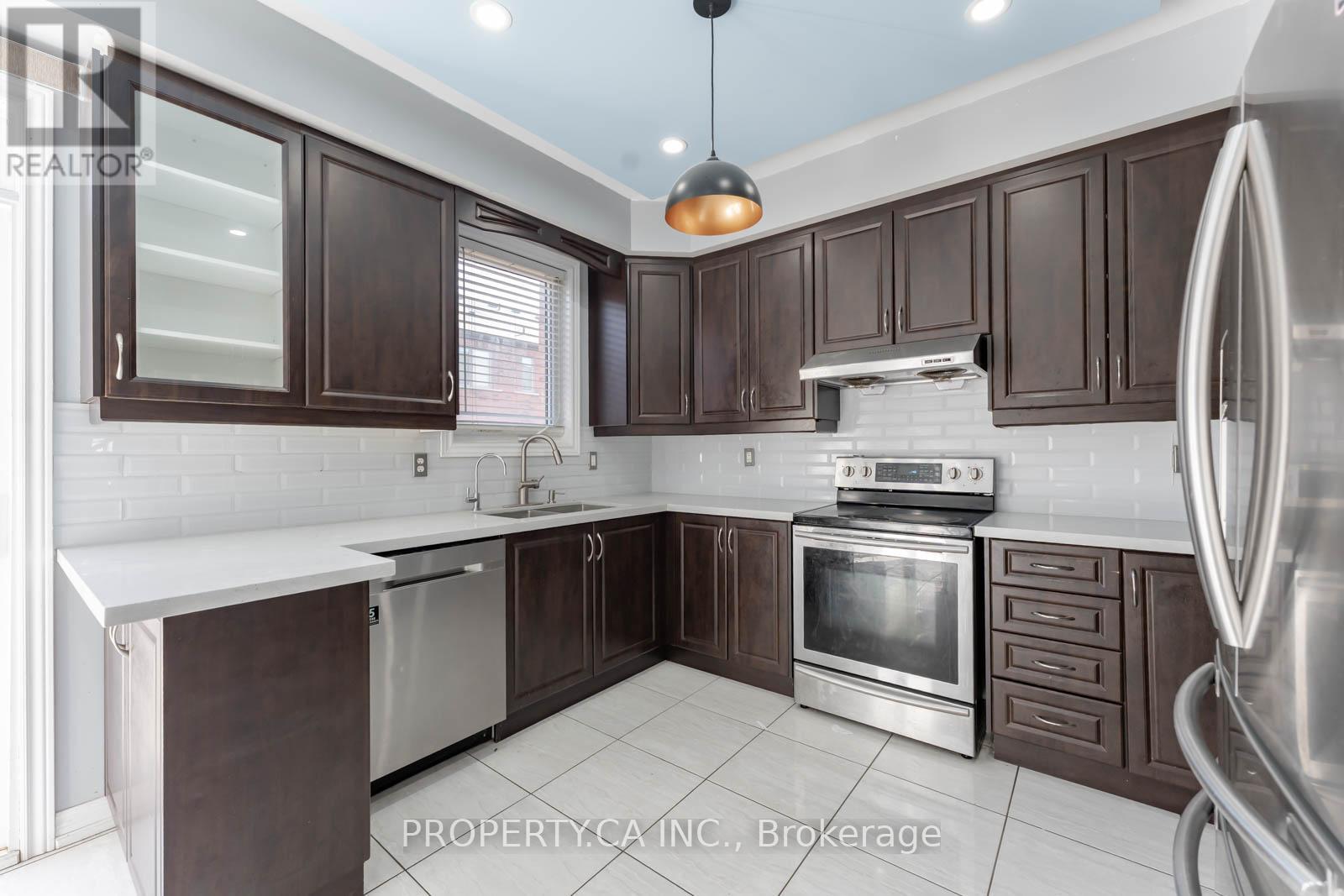 47 Sea Drifter Crescent, Brampton, Ontario  L6P 2S1 - Photo 11 - W12575246