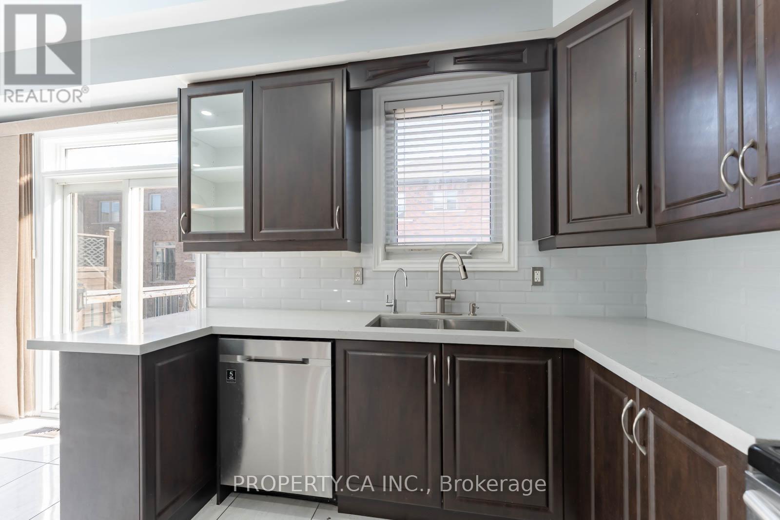 47 Sea Drifter Crescent, Brampton, Ontario  L6P 2S1 - Photo 13 - W12575246