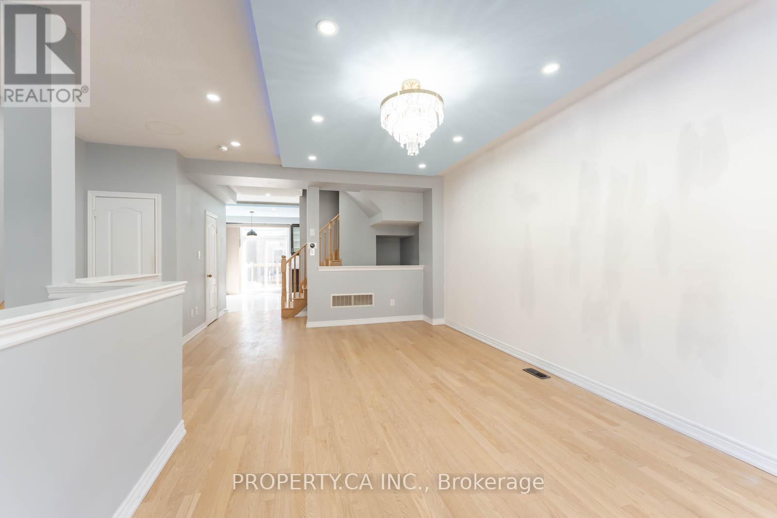 47 Sea Drifter Crescent, Brampton, Ontario  L6P 2S1 - Photo 4 - W12575246