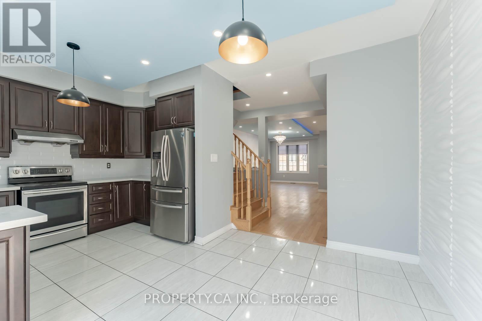 47 Sea Drifter Crescent, Brampton, Ontario  L6P 2S1 - Photo 8 - W12575246