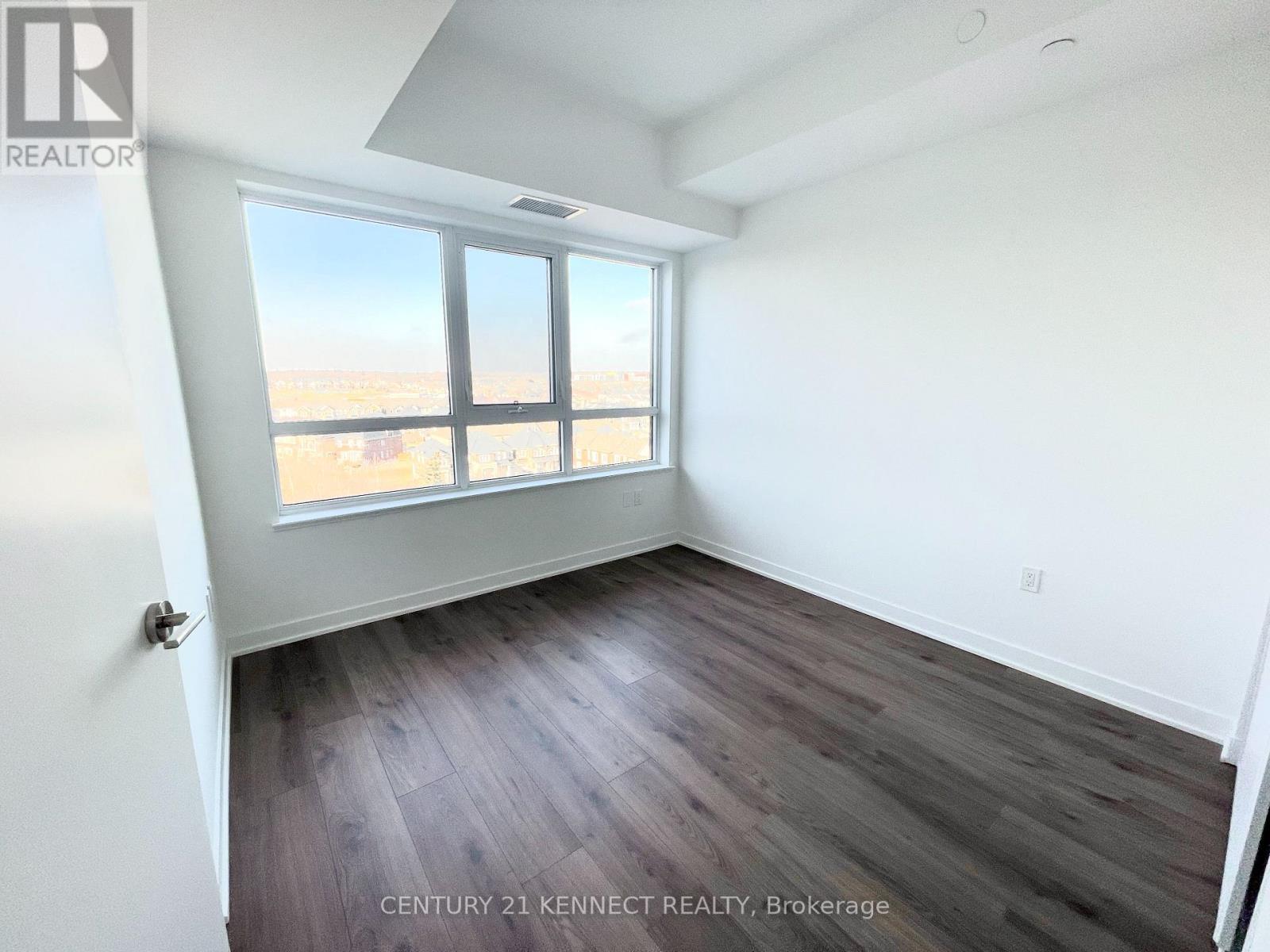 806 - 395 Dundas Street W, Oakville, Ontario  L6M 4M2 - Photo 11 - W12575276