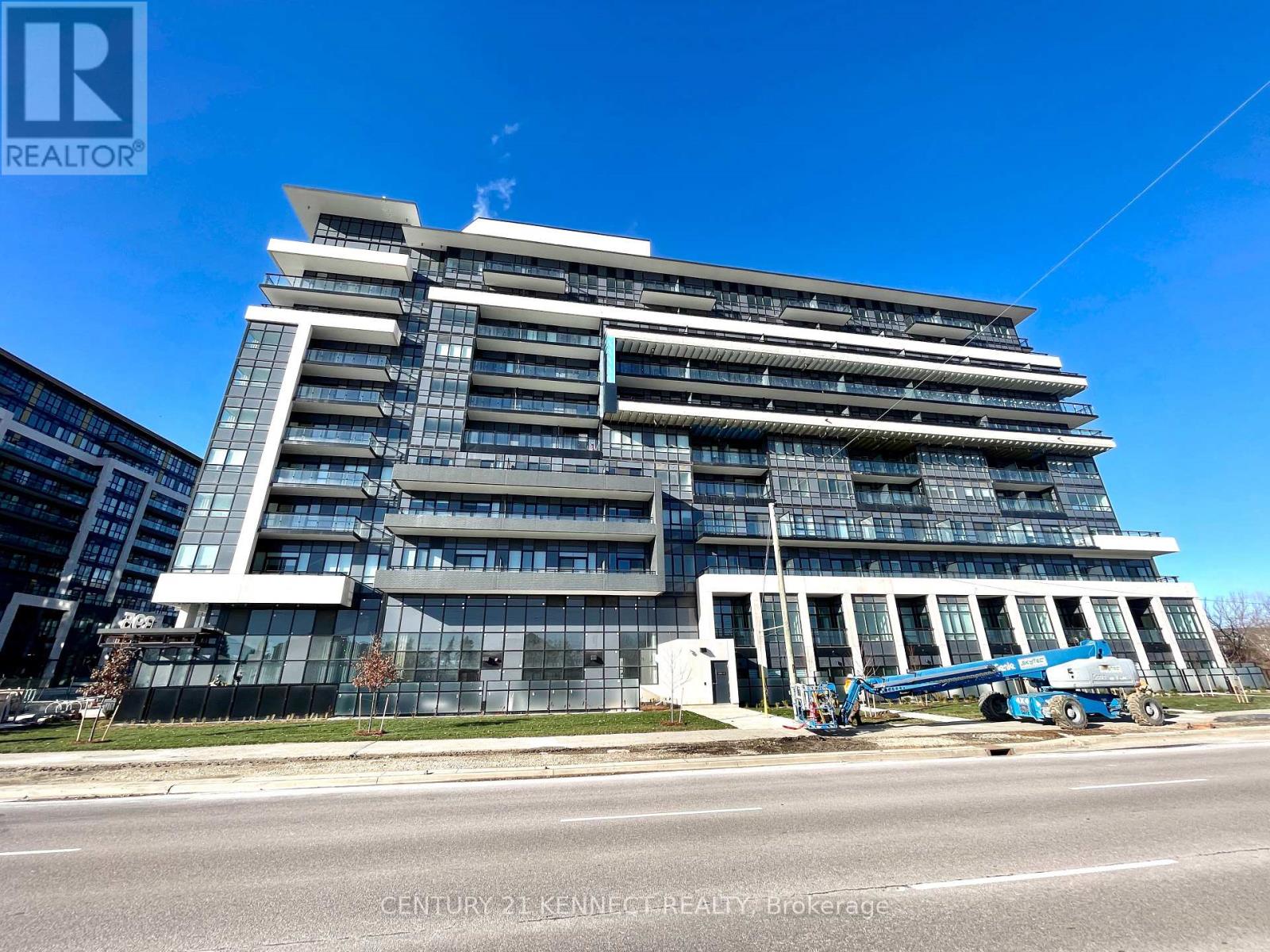 806 - 395 Dundas Street W, Oakville, Ontario  L6M 4M2 - Photo 2 - W12575276