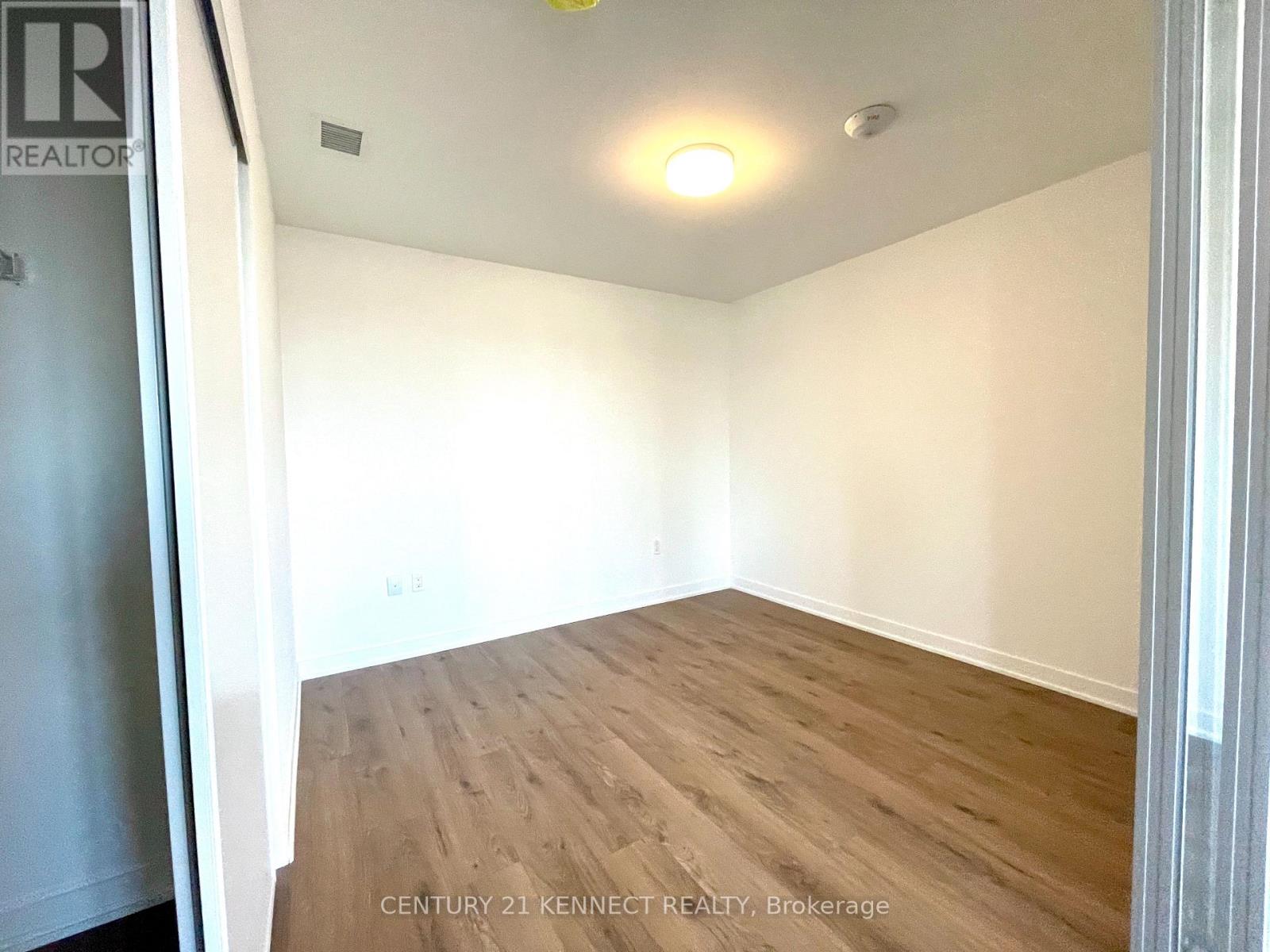 806 - 395 Dundas Street W, Oakville, Ontario  L6M 4M2 - Photo 7 - W12575276