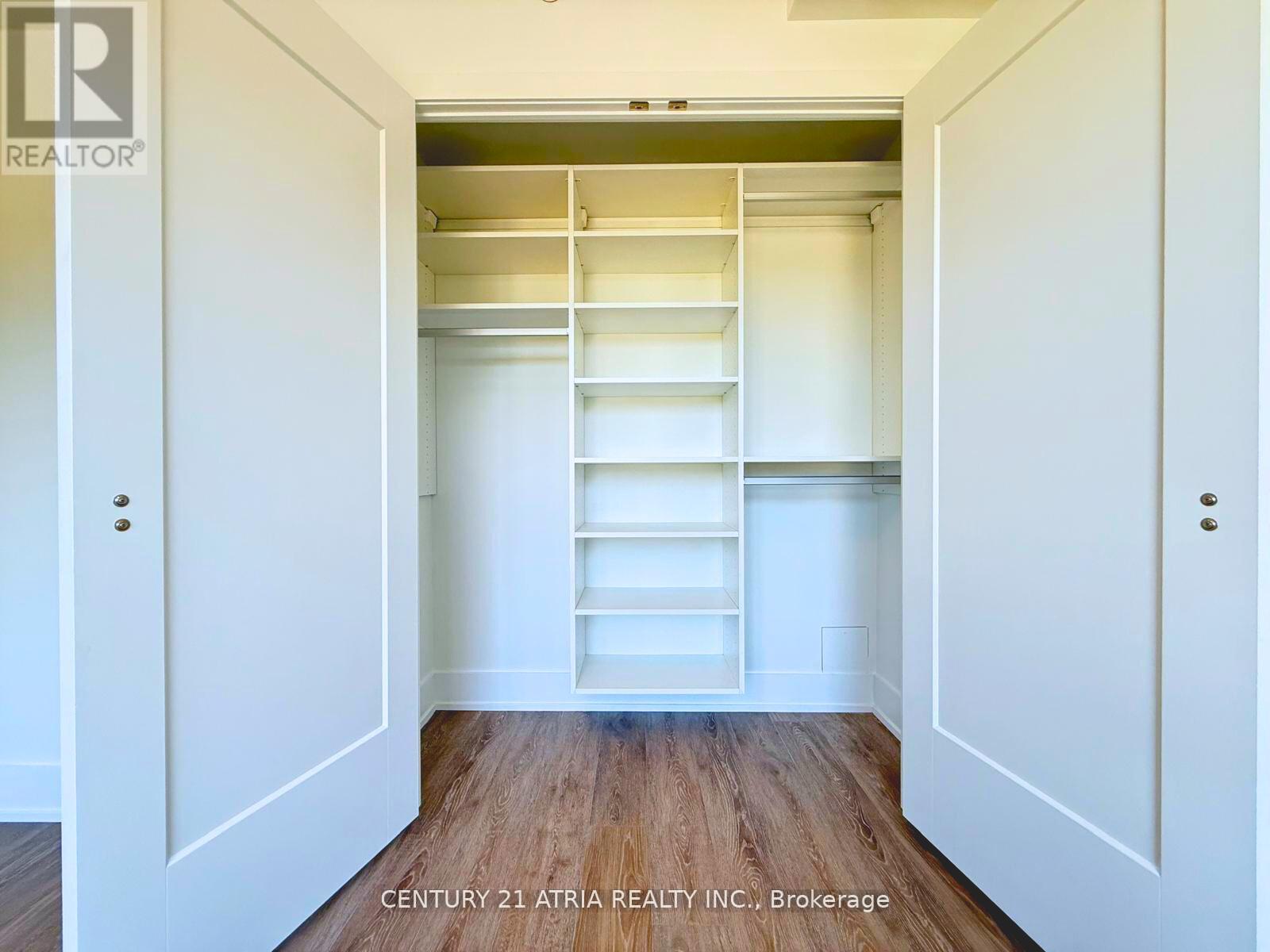 210 - 259 The Kingsway, Toronto, Ontario  M9A 0G2 - Photo 11 - W12575294