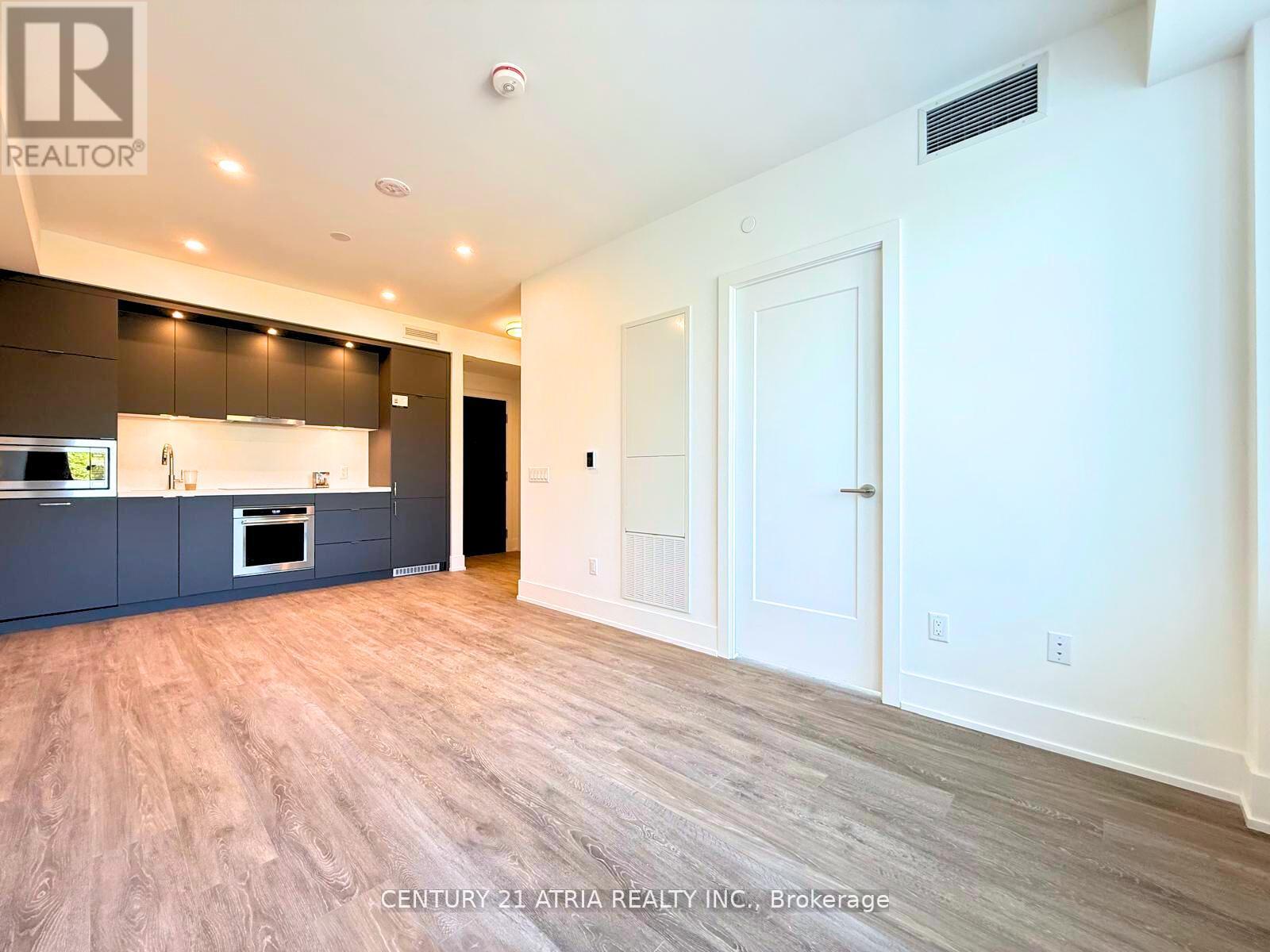 210 - 259 The Kingsway, Toronto, Ontario  M9A 0G2 - Photo 2 - W12575294