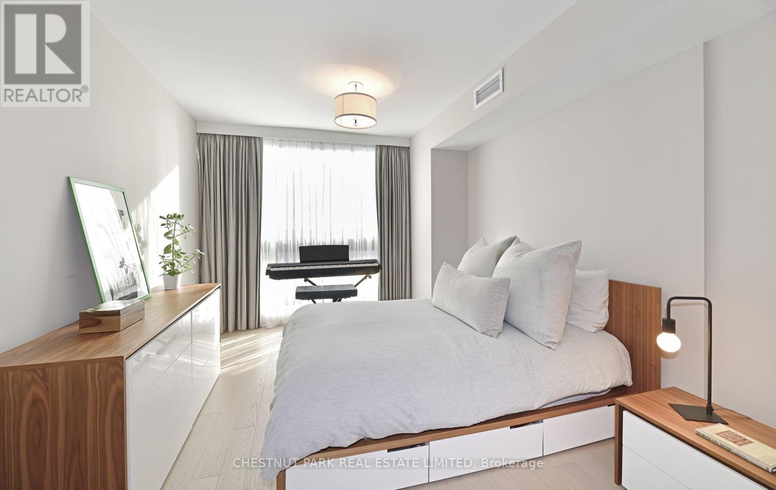 606 - 15 Mcmurrich Street, Toronto, Ontario  M5R 3M6 - Photo 13 - C12574638