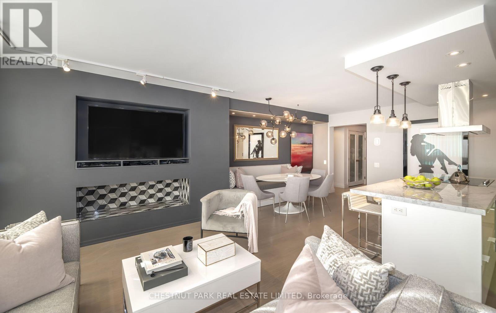 606 - 15 Mcmurrich Street, Toronto, Ontario  M5R 3M6 - Photo 3 - C12574638