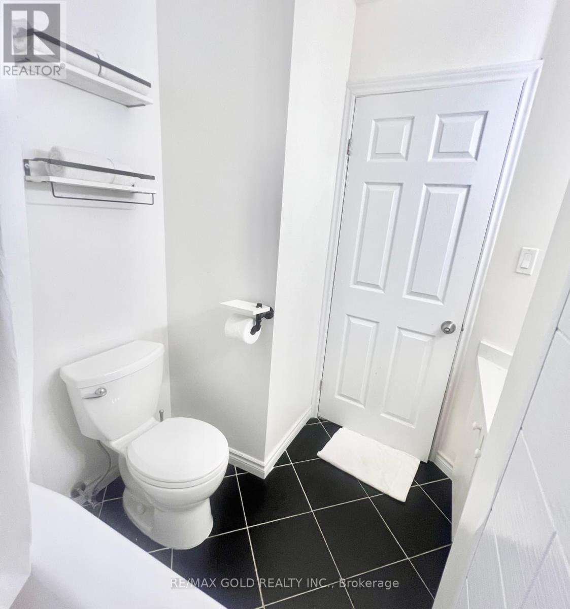 5 - 63 Fonthill Road, Hamilton, Ontario  L9C 6T1 - Photo 17 - X12574452