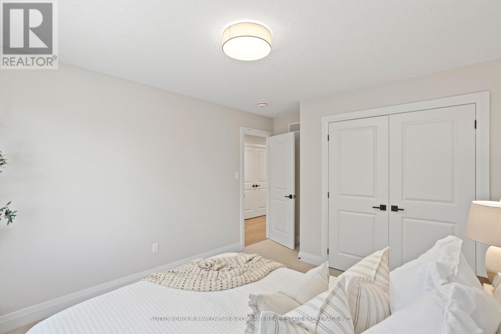 29 Spruce Crescent, North Middlesex, Ontario  N0L 1W0 - Photo 25 - X12575390