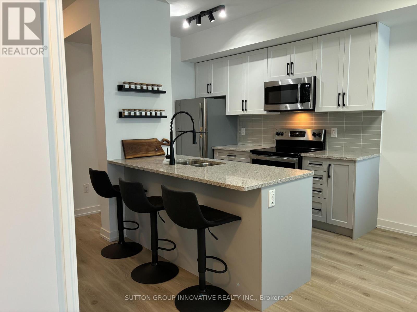 204 - 550 North Service Road, Grimsby, Ontario  L3M 4E8 - Photo 10 - X12575120