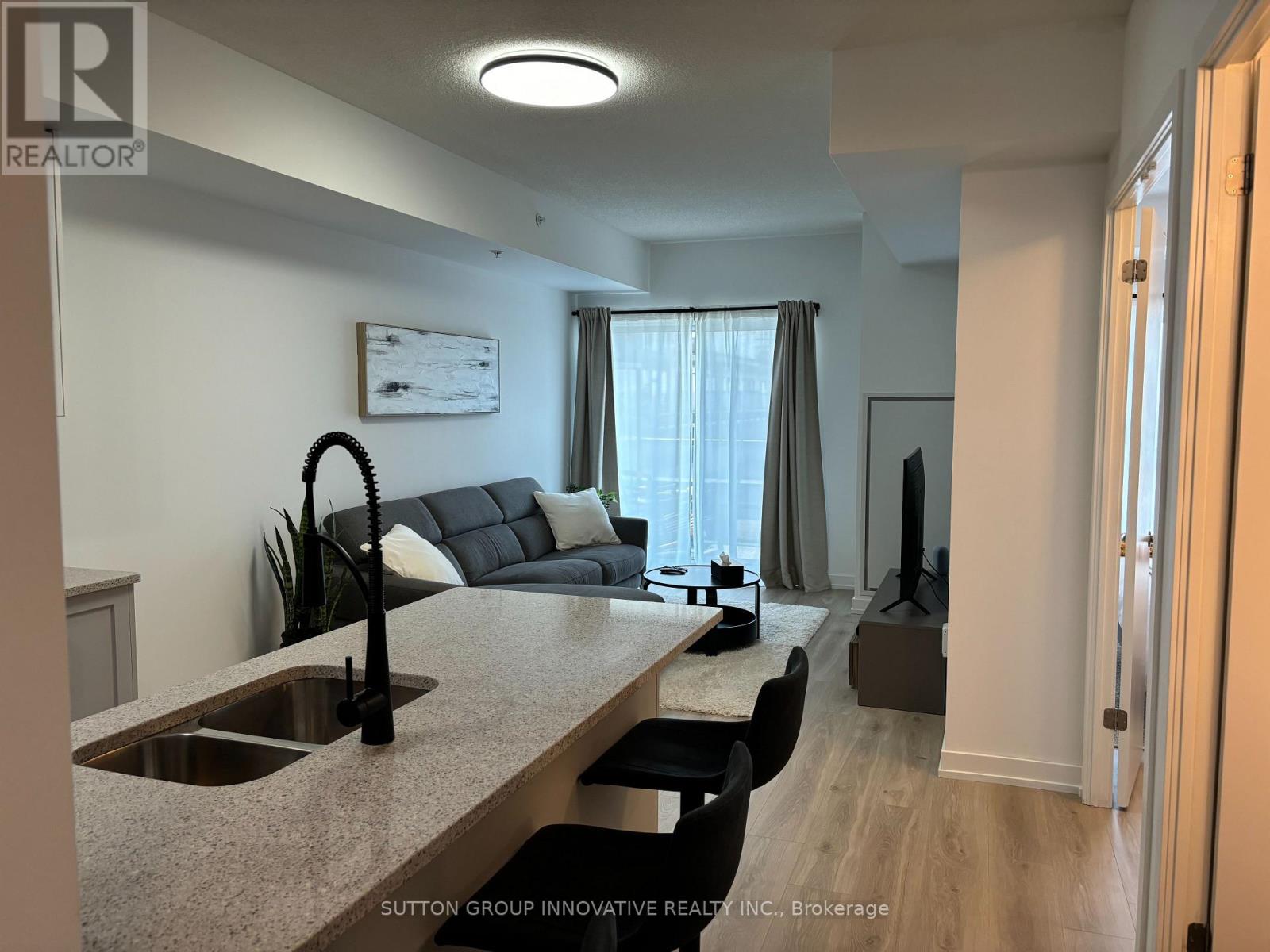 204 - 550 North Service Road, Grimsby, Ontario  L3M 4E8 - Photo 2 - X12575120