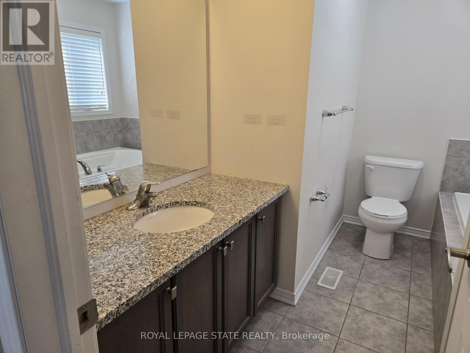 31 Cactus Crescent, Hamilton, Ontario L8J 0M4 - Photo 14 - X12575138