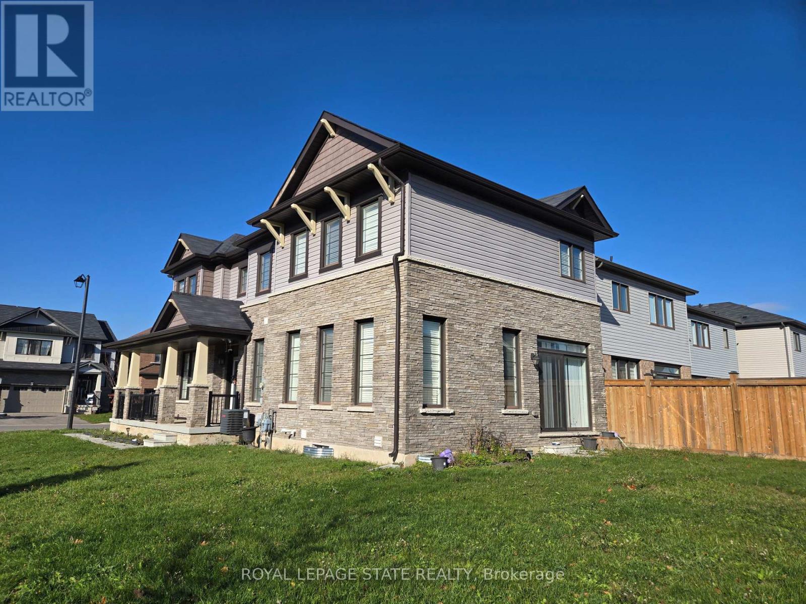 31 Cactus Crescent, Hamilton, Ontario L8J 0M4 - Photo 3 - X12575138