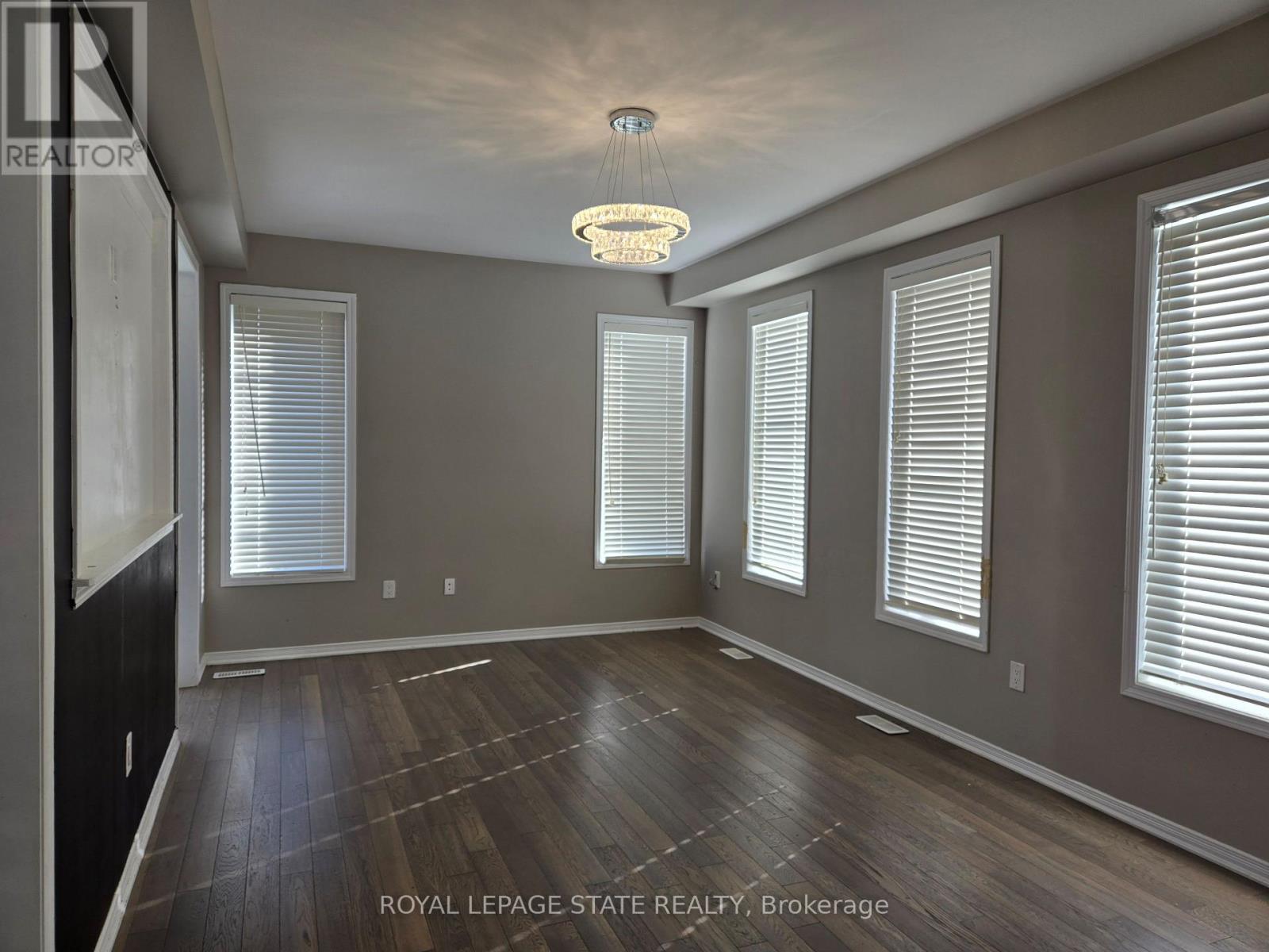 31 Cactus Crescent, Hamilton, Ontario L8J 0M4 - Photo 6 - X12575138