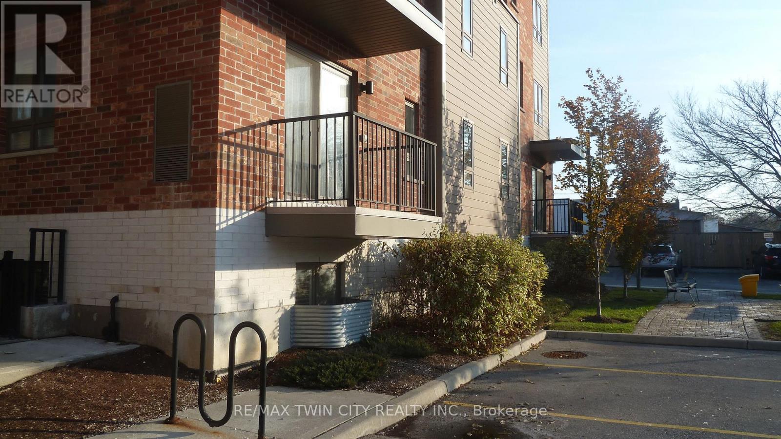 B4 - 361 Lancaster Street W, Kitchener, Ontario  N2H 4V4 - Photo 3 - X12575168