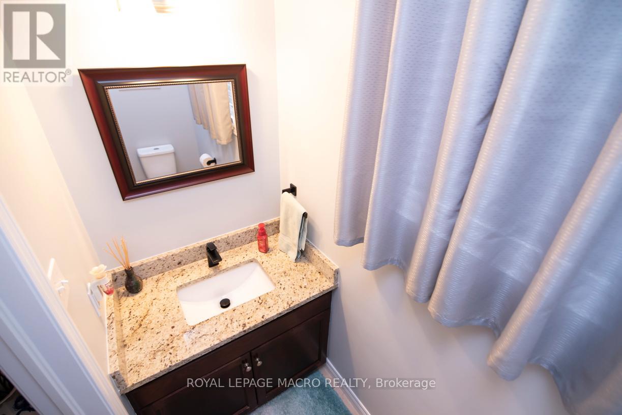 102 Erika Crescent, Hamilton, Ontario  L8W 0A2 - Photo 12 - X12575198