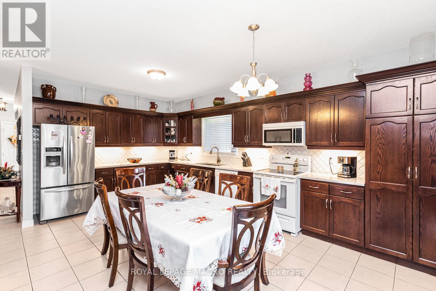 102 Erika Crescent, Hamilton, Ontario  L8W 0A2 - Photo 7 - X12575198