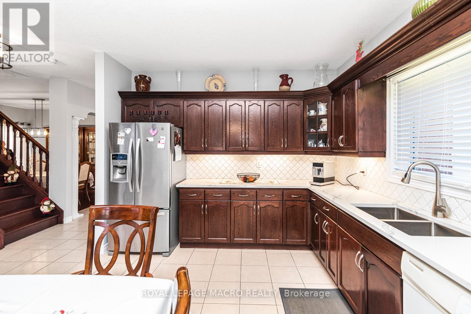 102 Erika Crescent, Hamilton, Ontario  L8W 0A2 - Photo 9 - X12575198