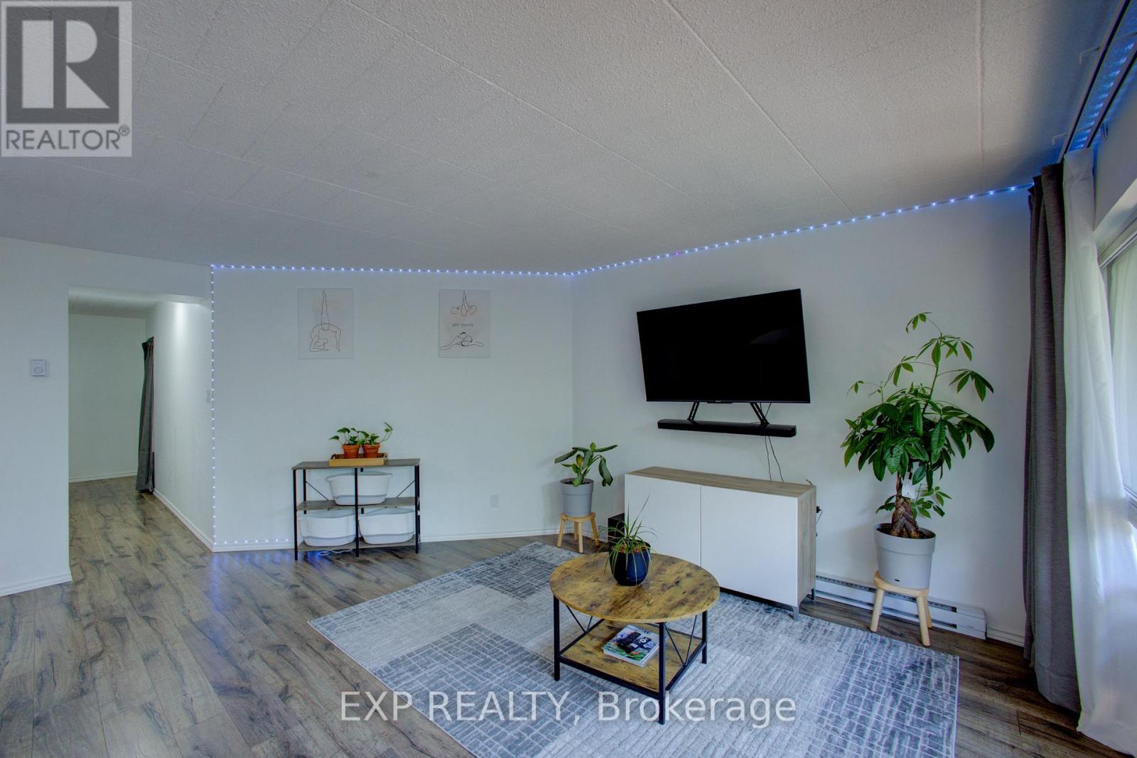 202 - 91 Conroy Crescent, Guelph, Ontario  N1G 2V5 - Photo 7 - X12575210