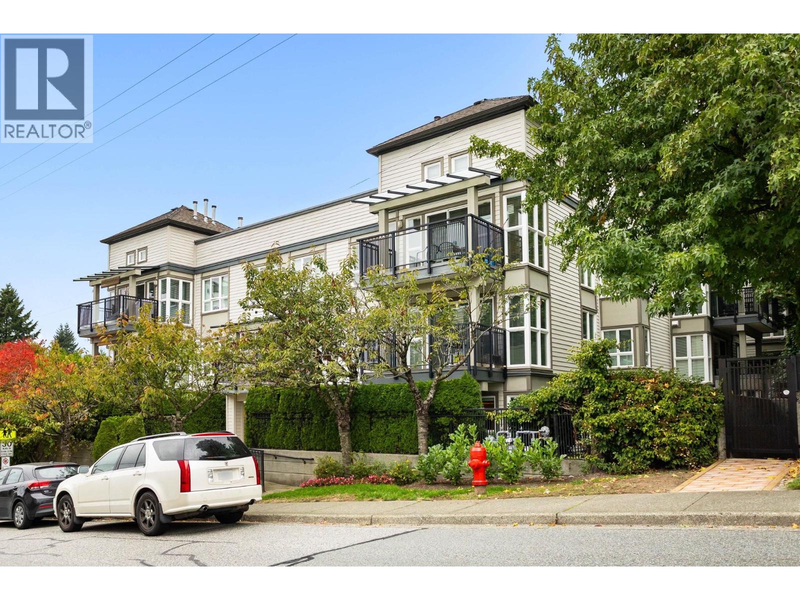 301 106 W Kings Road, North Vancouver, British Columbia  V7N 2L8 - Photo 2 - R3069918