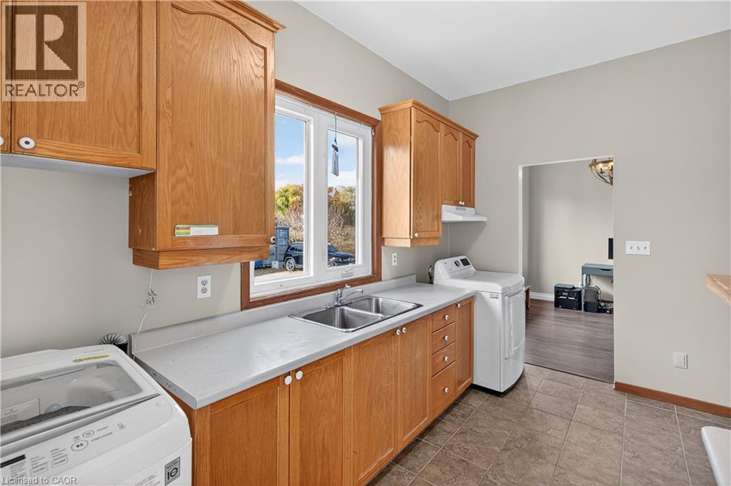 1724 Snake Road, Burlington, Ontario  L7P 4Z3 - Photo 23 - 40790035