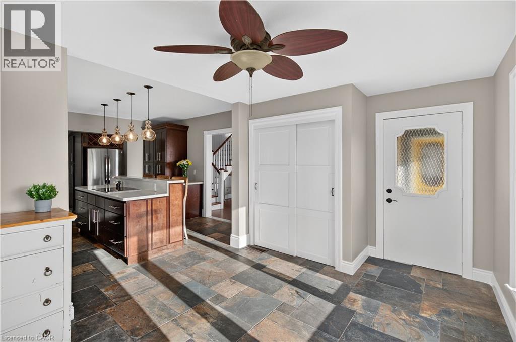 1724 Snake Road, Burlington, Ontario  L7P 4Z3 - Photo 13 - 40790035