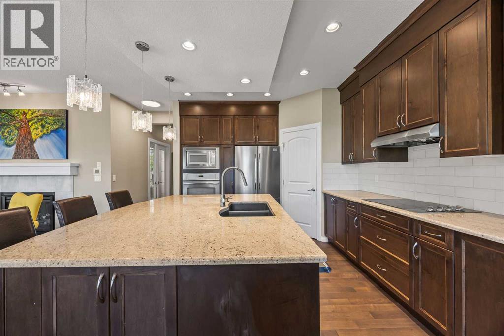 184 Cougar Ridge Manor Sw, Calgary, Alberta  T3H 0V4 - Photo 9 - A2272500