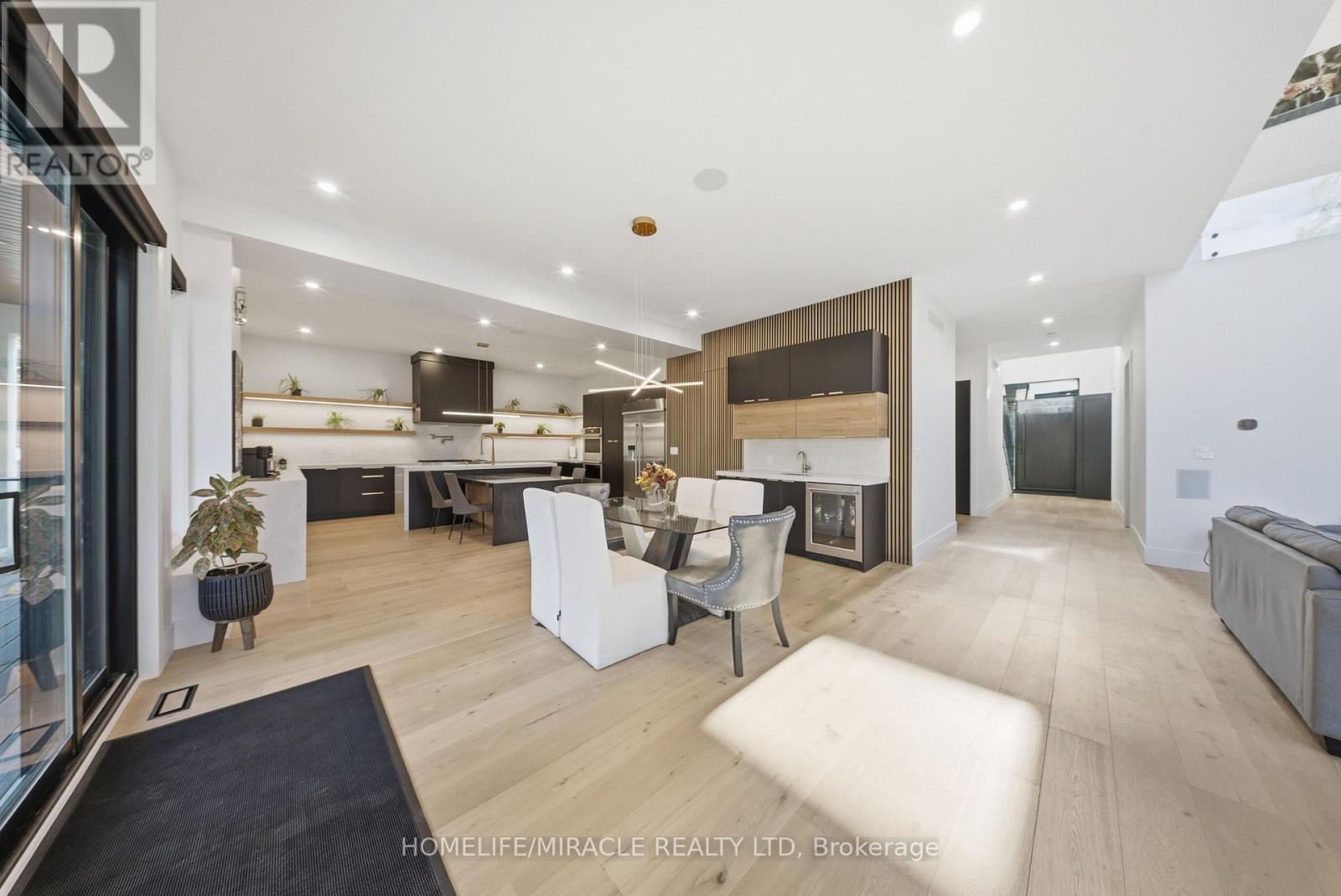 1653 Glenburnie Road, Mississauga, Ontario  L5G 3E4 - Photo 8 - W12564994