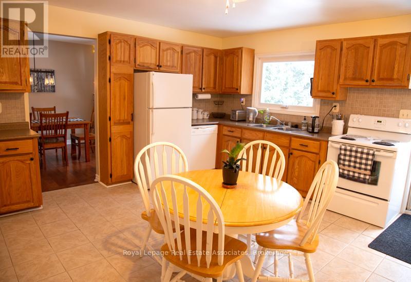 74 Moreau Parkway, Tiny, Ontario  L9M 0H3 - Photo 9 - S12566872