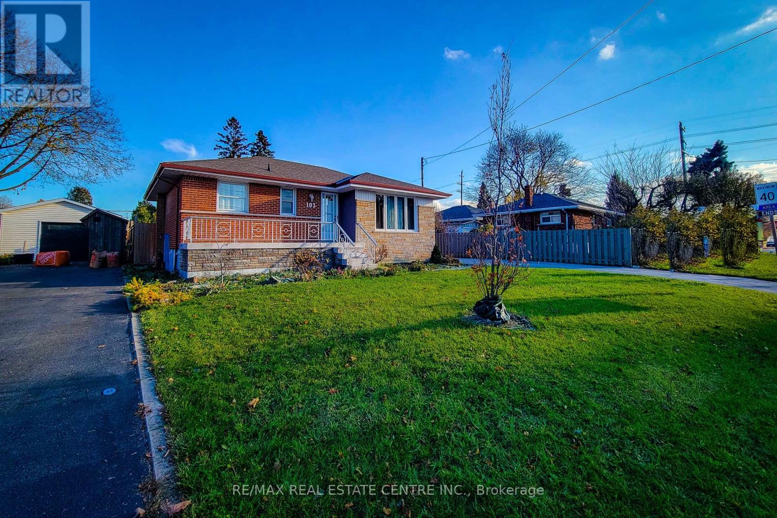 103 East 45th Street, Hamilton, Ontario  L8T 3J9 - Photo 2 - X12505524