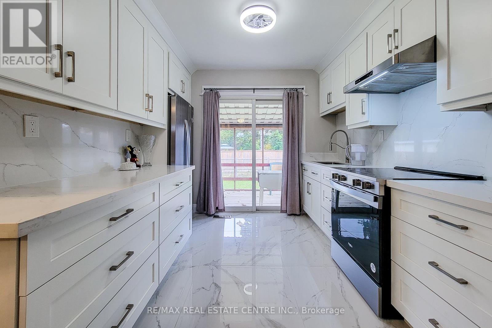 103 East 45th Street, Hamilton, Ontario  L8T 3J9 - Photo 13 - X12505524