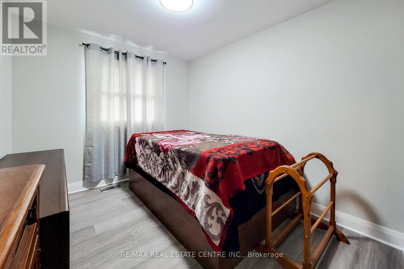 103 East 45th Street, Hamilton, Ontario  L8T 3J9 - Photo 22 - X12505524