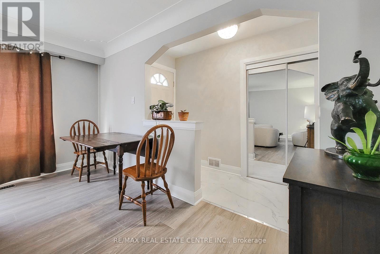 103 East 45th Street, Hamilton, Ontario  L8T 3J9 - Photo 7 - X12505524