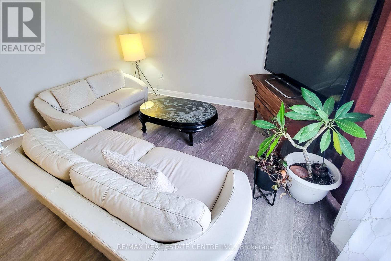 103 East 45th Street, Hamilton, Ontario  L8T 3J9 - Photo 8 - X12505524