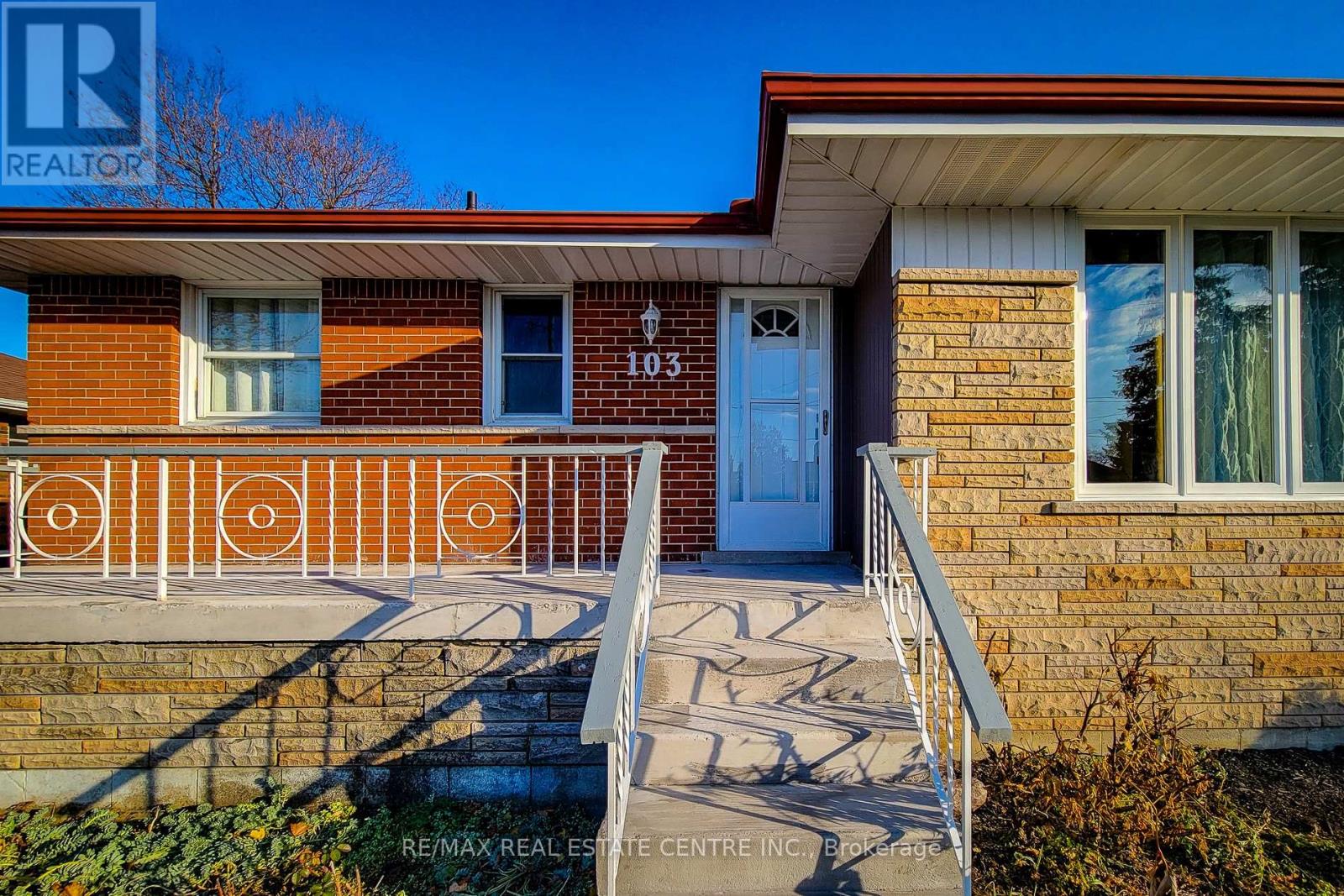 103 East 45th Street, Hamilton, Ontario  L8T 3J9 - Photo 4 - X12505524